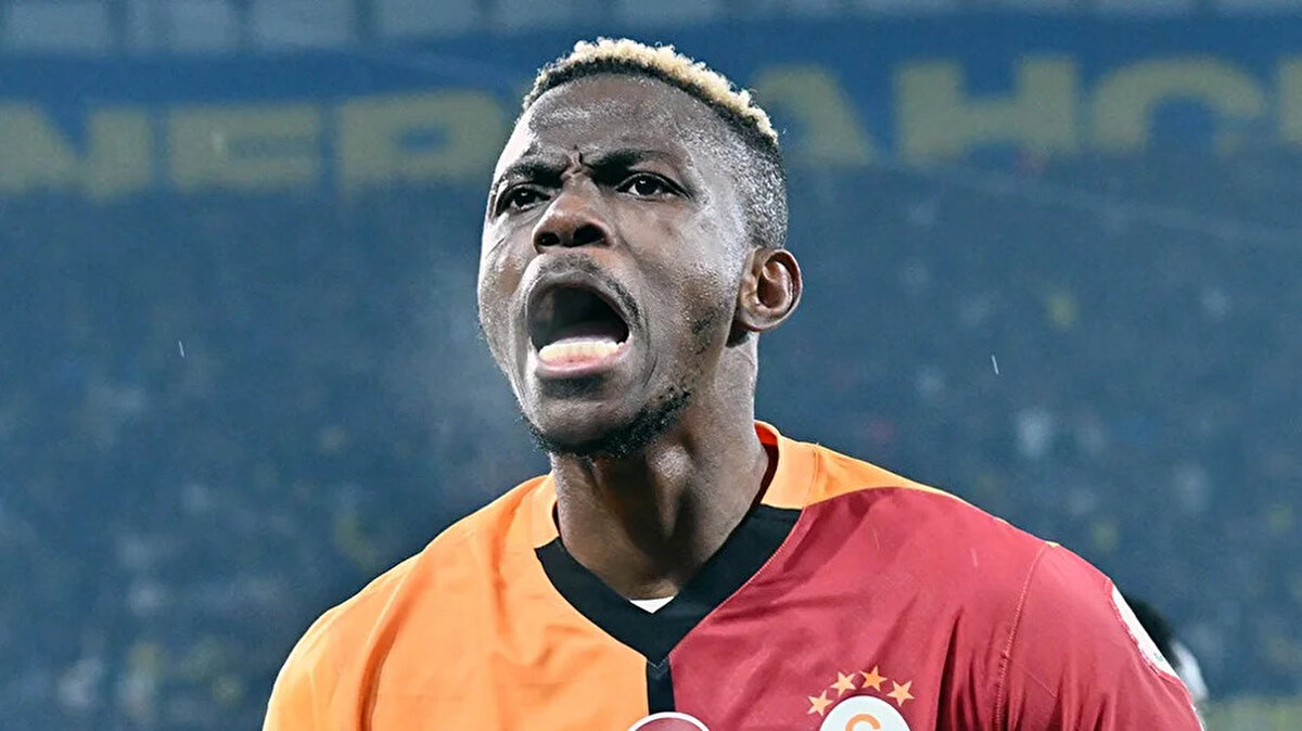Bu arada Romano, Juventus'un Jonathan David'i almasına rağmen Victor Osimhen'in durumunu yakından takip etmeye devam ettiğini ve yeniden görüşmeler yapacağını söyledi.<br>