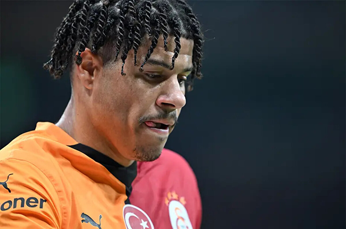 Galatasaray'ın başarılı orta saha oyuncusu Gabriel Sara, ESPN Brezilya'ya açıklamalar yaptı.<br>