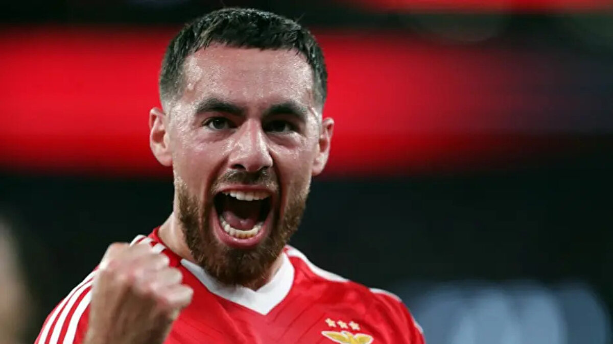 Benfica Teknik Direktörü Bruno Lage ile sorun yaşayan ve takımdan ayrılmak istediği konuşulan Orkun Kökçü'nün Türkiye'de oynamak istediği kulübün belli olduğu aktarıldı.<br><br>