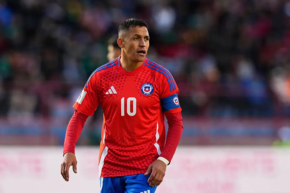 Haberde Fenerbahçe'nin Alexis Sanchez'e yaptığı teklifin 4 milyon euro olduğu vurgulanırken, sözleşmedeki opsiyon şartına da değinildi.<br>