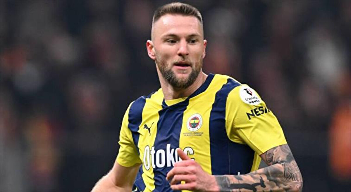 Ajansspor'daki haberde ise sarı-lacivertlilerin tecrübeli stopere bonuslarla birlikte toplam 9 milyon euro ödeyeceği vurgulandı.