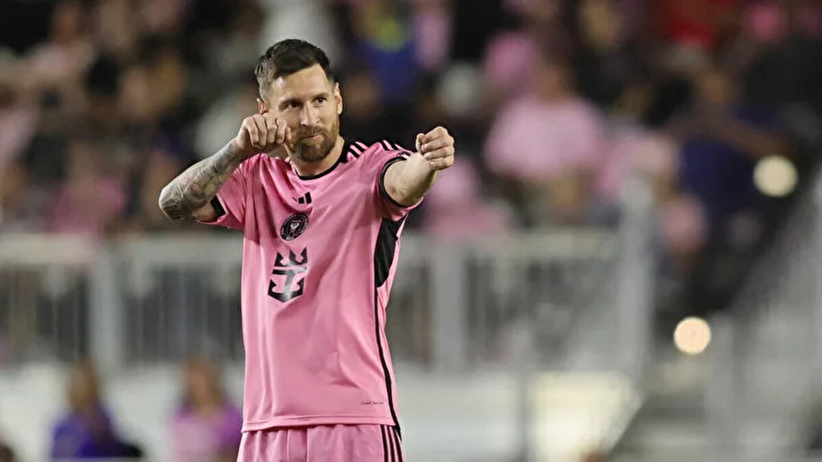 L'Equipe'in haberine göre; Suudi Arabistan temsilcisi Al-Ahli, Lionel Messi’yi kadrosuna katmak için düğmeye bastı.<br>