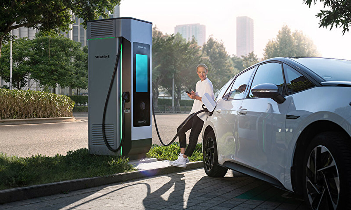 Haziran ayı elektrikli otomobil satışları (2025)<br><br>Haziran ayında ise tam elektrikli araç pazarında Tesla liderliği ele geçirdi. 25 bin 828 adetlik toplam satışta Tesla 7 bin 235 adetle ilk sırada yer aldı. Onu BYD ve Togg takip etti: