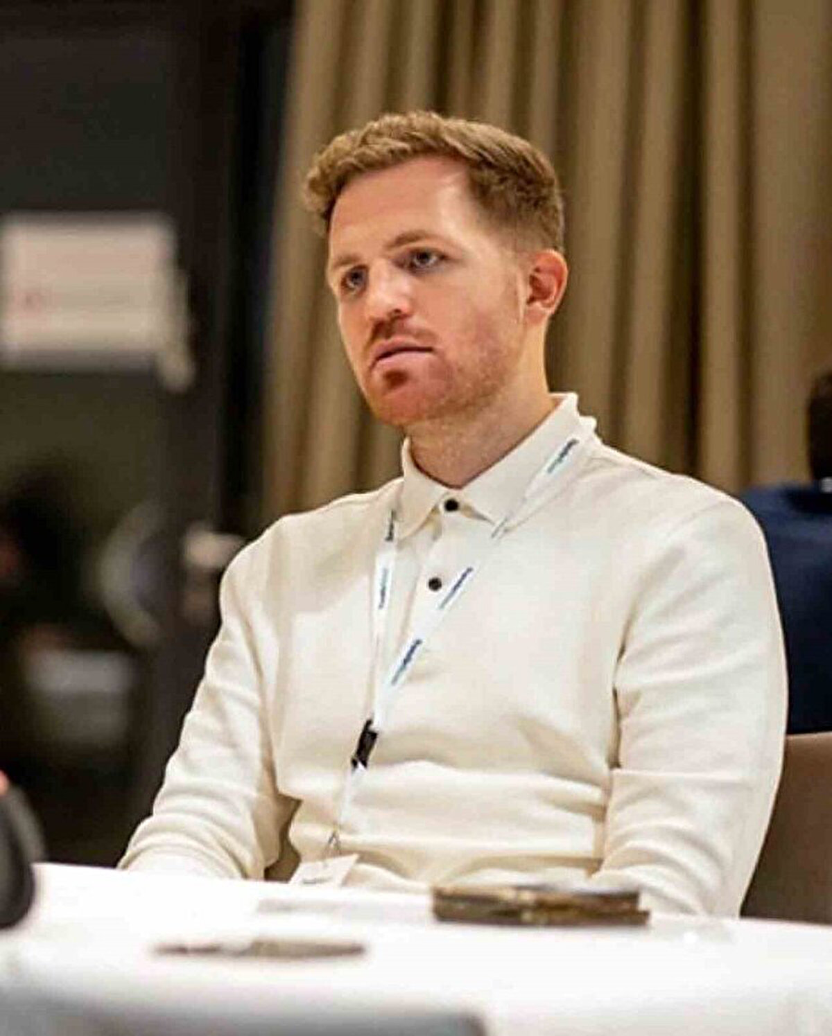 Futbol direktörü Devin Özek, 27 yaşındaki İngiliz kanat forvet ve Manchester United ile temasa geçti ve transfer şartlarını sordu. <br>