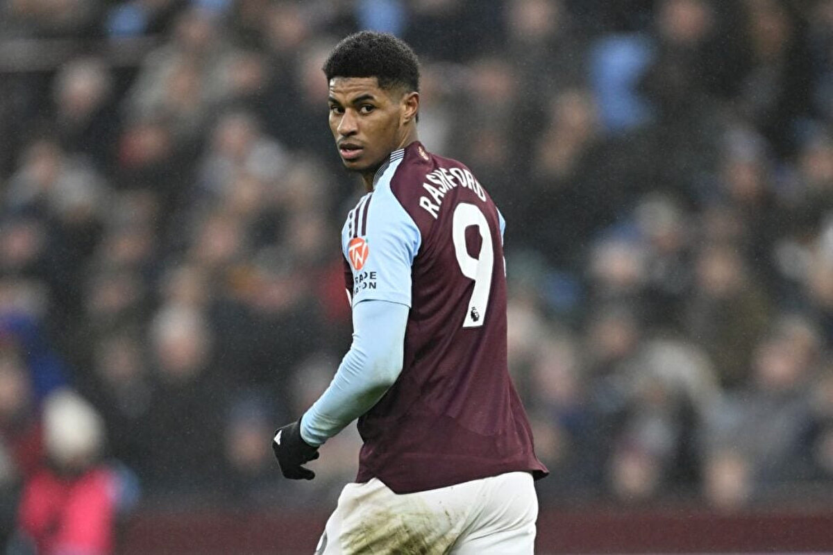 Avrupa'nın önemli kulüpleri de oyuncuya ilgi gösteriyor ancak sarı-lacivertliler bu transferi gerçekleştirmek için şartları zorluyor. <br>