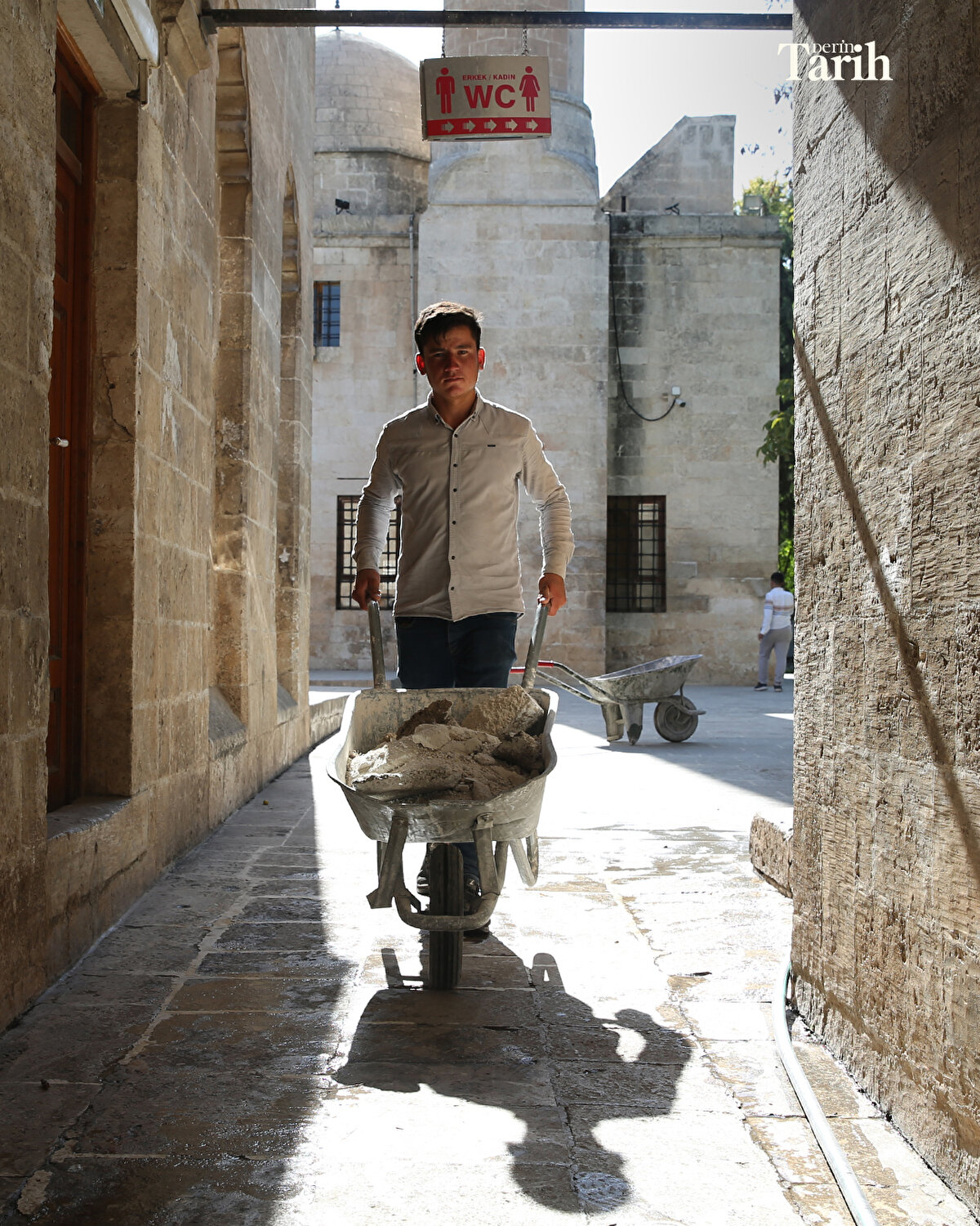 Alanın ışıklandırması ve bilgilendirme levhaları da dijital teknolojiyle yenilenerek, tarihi mekanın farklı bir görünüme kavuşması planlanıyor.