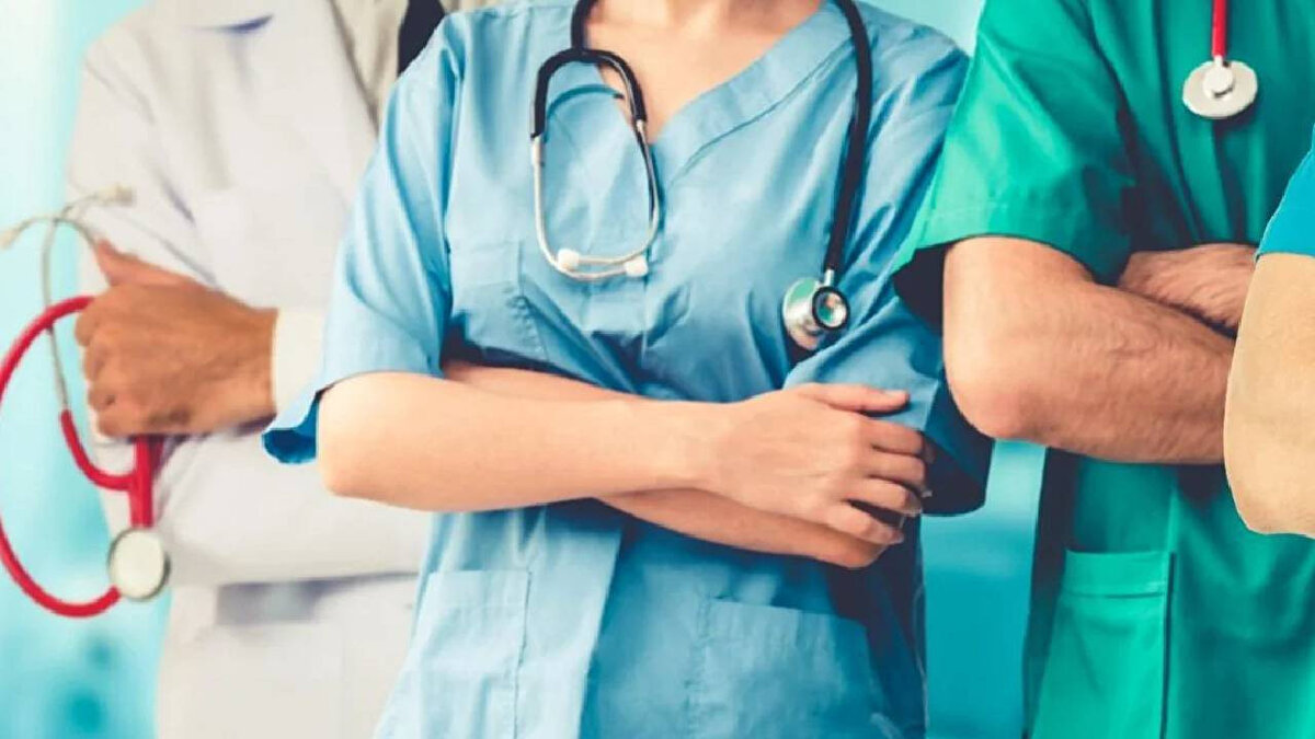 18 bin sağlık personeli alımı için tarih belli mi?<br><br>Sağlık Bakanı Kemal Memişoğlu'nun açıklamasına göre; ilk etap personel alımları mayıs ayında tamamlandı ve 15.342 sözleşmeli personel ile 3.658 sürekli işçi göreve başladı. Bakan Memişoğlu, “İlk etap mayısta, ikinci etap ise ağustos ve eylülde yapılacak” ifadeleriyle ikinci alımın zaman aralığını da duyurdu.