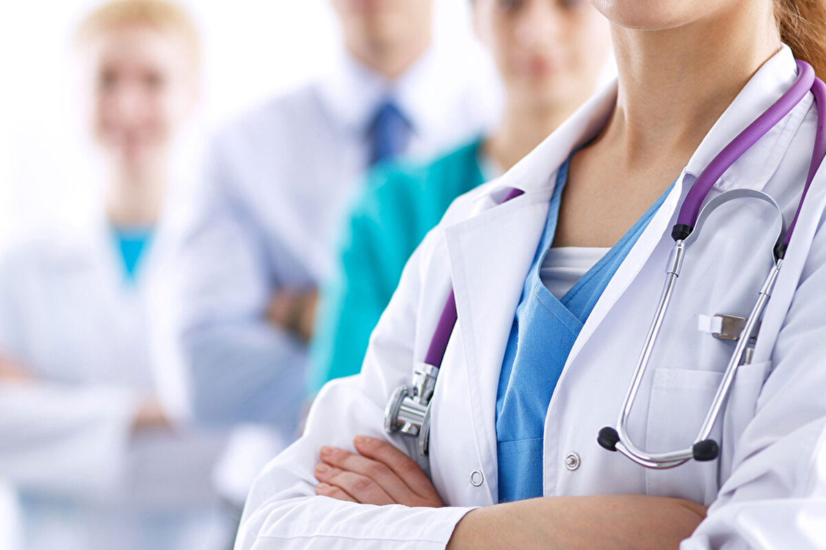 18 bin kişilik alımda hangi branşlar olacak?<br><br>Henüz 18 bin kişilik 2. etap alım için branş dağılımı resmi olarak duyurulmadı. Ancak Bakan Memişoğlu, diyetisyen, hemşire ve çeşitli sağlık meslek gruplarından personel alınacağını ifade etti. Bir fikir vermesi açısından, ilk etapta ataması yapılan 19 bin personelin branş dağılımı şu şekildeydi: