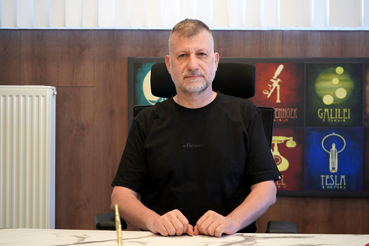 Antalya Veteriner Hekimler Odası Başkanı Murat Karabayoğlu, Manavgat ilçesindeki hayvan parkından kaçan aslanın Süleyman Kır (53) adlı vatandaşı yaralamasına ilişkin, "O aslanın, o parktan hiçbir şekilde kaçamaması gerekiyordu. Demek ki yeterli tedbirler alınmamış ki oradan kaçabilmiş. En büyük problem bu" dedi. Aslanın vurularak öldürülmesine gelen tepkilere ilişkin de konuşan Karabayoğlu, uygulamanın etik yönüyle sorgulanmasının anlaşılır olduğunu ancak olay anındaki tehlikenin de göz ardı edilmemesi gerektiğini belirtti.