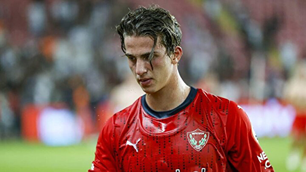 Sarıyer altyapısından çıkan ve 2021’de Hatayspor’a transfer olan genç yıldız 37 maçta 6 gol, 3 asist üretti.<br>