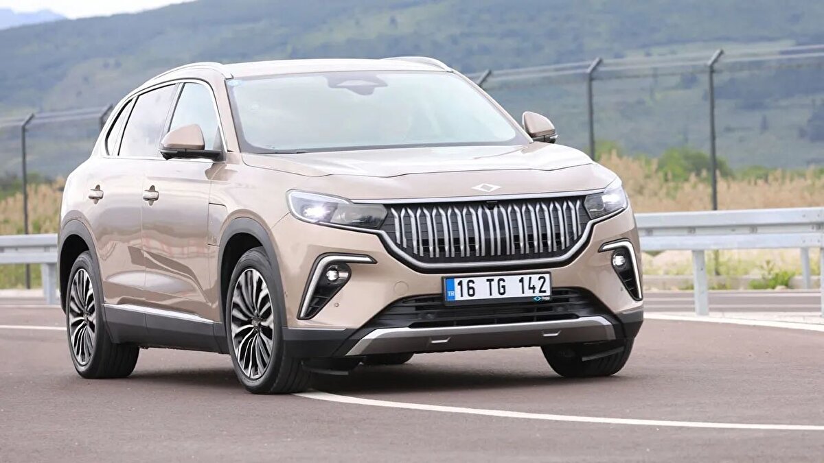 - V1 RWD Standart Menzil: 1.440.000 TL<br><br>- V1 RWD Uzun Menzil: 1.680.000 TL<br><br>- V2 RWD Uzun Menzil: 1.830.000 TL