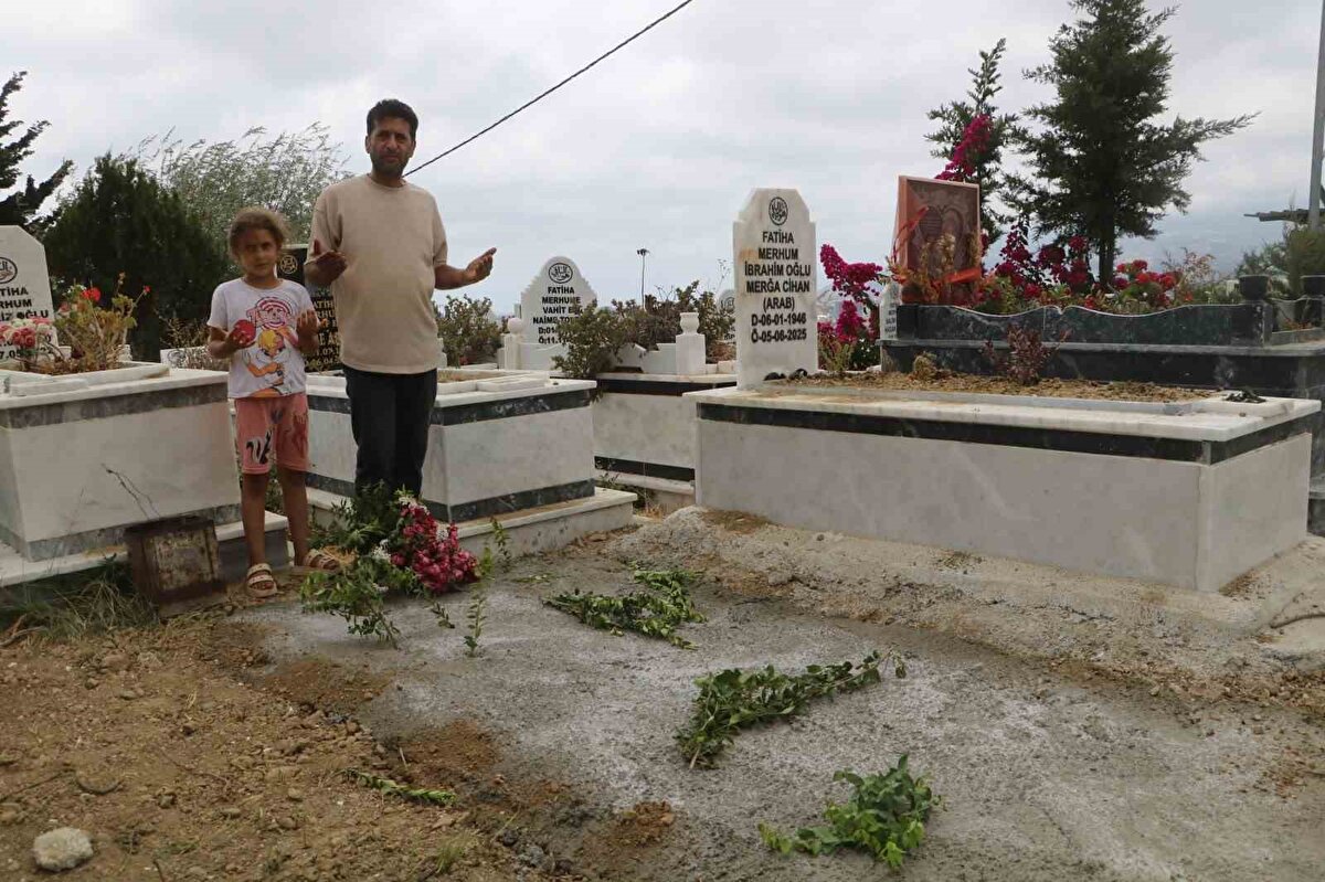 "Eşimde hiçbir rahatsızlık yoktu, boğaz ağrısıyla acile götürüyoruz ve iğne vurmalarıyla kalbi duruyor"