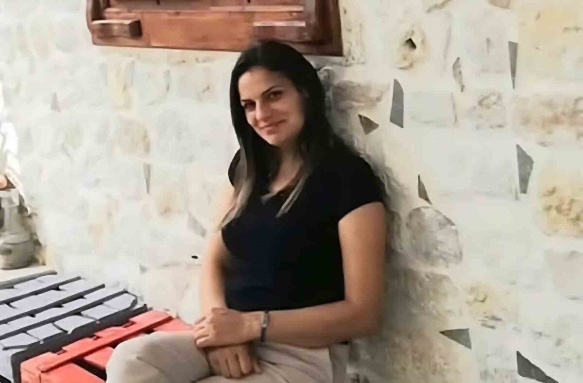 Ailenin hatalı olduğunu iddia ettikleri müdahaleye tepkisi üzerine Hatay Valiliği’nin genç kadının ani ölümüyle ilgili idari soruşturma başlattığı öğrenildi. Cihan’ın 3 evladının babası olan Ekrem Cihan, yavrularının yetim kaldığını ifade ederek üzüntülü olduğunu söyledi.<br>