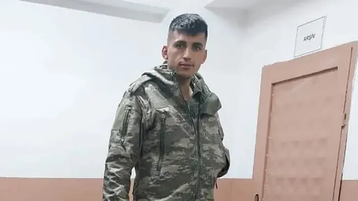 Piyade Uzman Çavuş ENVER YAMAN<br><br>NİĞDE Edikli Kasabası Merkez Camii - Öğle Namazı