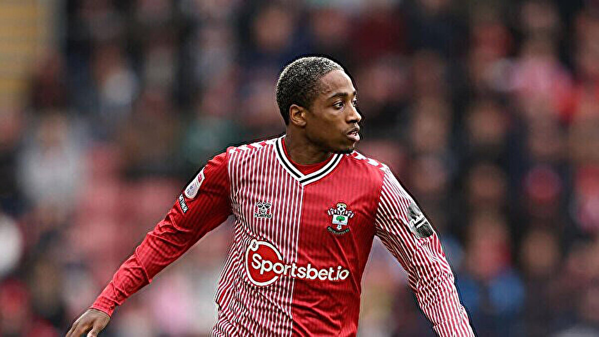 Fenerbahçe, Southampton'dan ayrılan ve bonservisi elinde olan Kyle Walker Peters'a resmi teklifi yaptı.<br>