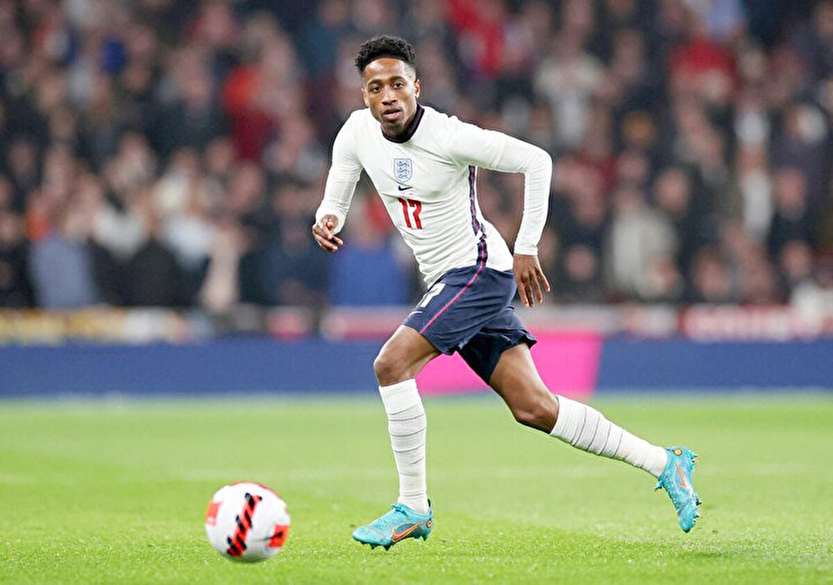 Sağ bek bölgesi için bir oyuncu arayışında olan sarı lacivertliler aradığı ismi buldu.<br>