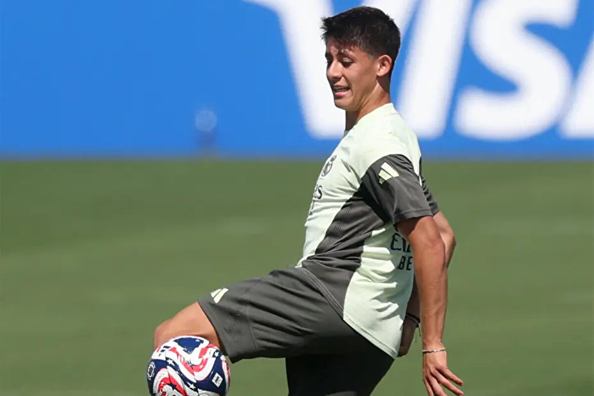 İspanyol basınında yer alan haberde sahada yaşananlar sonrası Xabi Alonso'nun Bellingham ile konuşma kararı aldığı ifade edildi.<br>