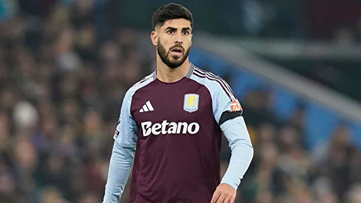 PSG, 1 yıl kontratı kalan oyuncuyu 10-12 milyon Euro bandında bir rakama elden çıkarmaya hazır.<br>