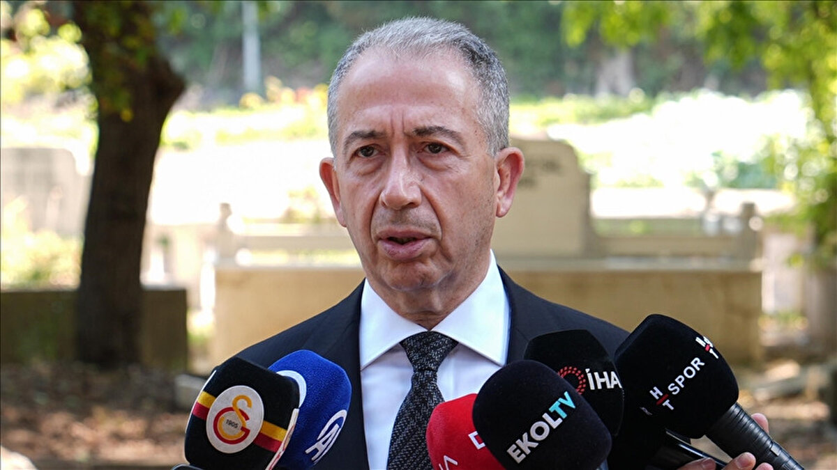 Yaptığı açıklamada: "Galatasaray bu sene direkt Şampiyonlar Ligi'nde. Tüm futbolcular bu arenada olmak istiyor. Osimhen şu anda Napoli'nin futbolcusu. Abdullah Kavukçu bu transfer için başkanımız tarafından görevlendirildi. Biz transfer sezonu açılmadan Leroy Sane'yi transfer ettik. Burada aslolan Galatasaray'dır. Muhtemelen bu transfer de 48 saat içinde çözülür. Biz teklifimizi yaptık. Her futbolcunun alternatifi vardır. Alternatifi olmayan tek şey Galatasaray sevgisidir." ifadelerini kullandı.