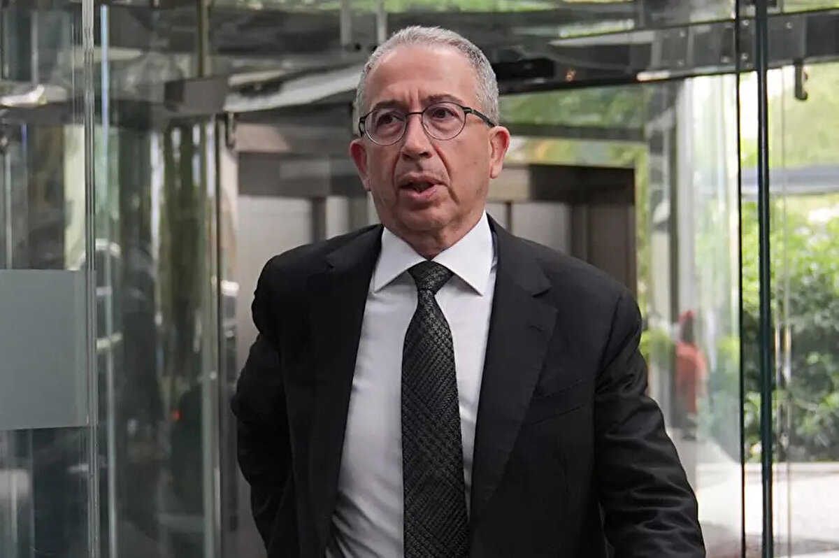 Galatasaray 2. Başkanı Metin Öztürk, Victor Osimhen'in transferiyle ilgili olarak çarpıcı açıklamalar yaptı. <br>