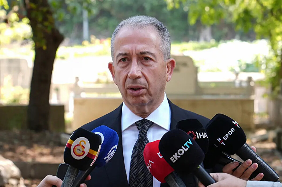 "Galatasaray bu sene direkt Şampiyonlar Ligi'nde. Tüm futbolcular bu arenada olmak istiyor. Osimhen şu an da Napoli'nin futbolcusu. Abdullah Kavukçu bu transfer için başkanımız tarafından görevlendirildi." <br>