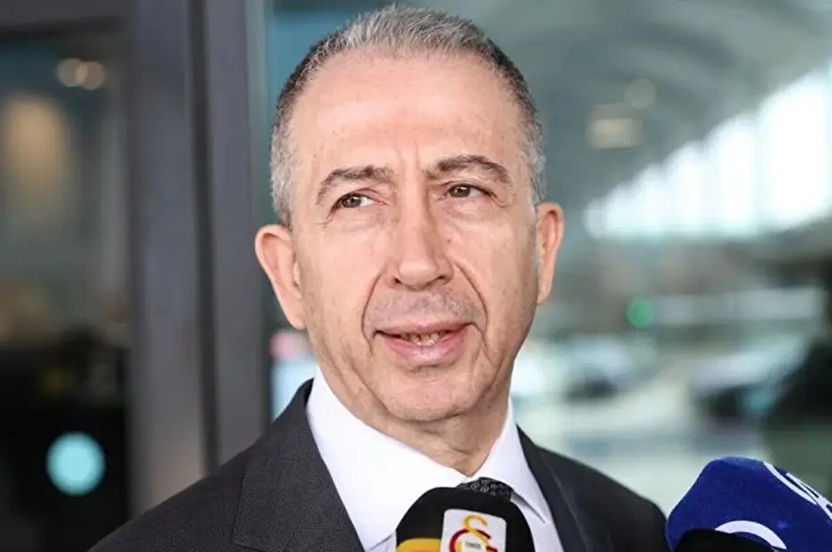 "Biz transfer sezonu açılmadan Leroy Sane'yi transfer ettik. Burada aslolan Galatasaray'dır. Muhtemelen bu transfer de 48 saat içinde çözülür. Biz teklifimizi yaptık. Her futbolcunun alternatifi vardır. Alternatifi olmayan tek şey Galatasaray sevgisidir."<br>