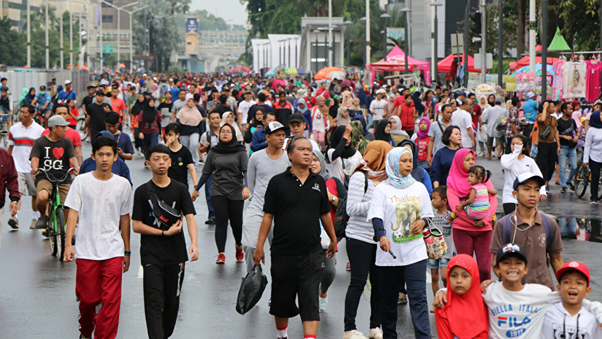 4. ENDONEZYA<br><br>4. sırada olan Endonezya'nın 2024 nüfusunun 283 milyon 487 bin 931 kişi olduğu tahmin ediliyor.