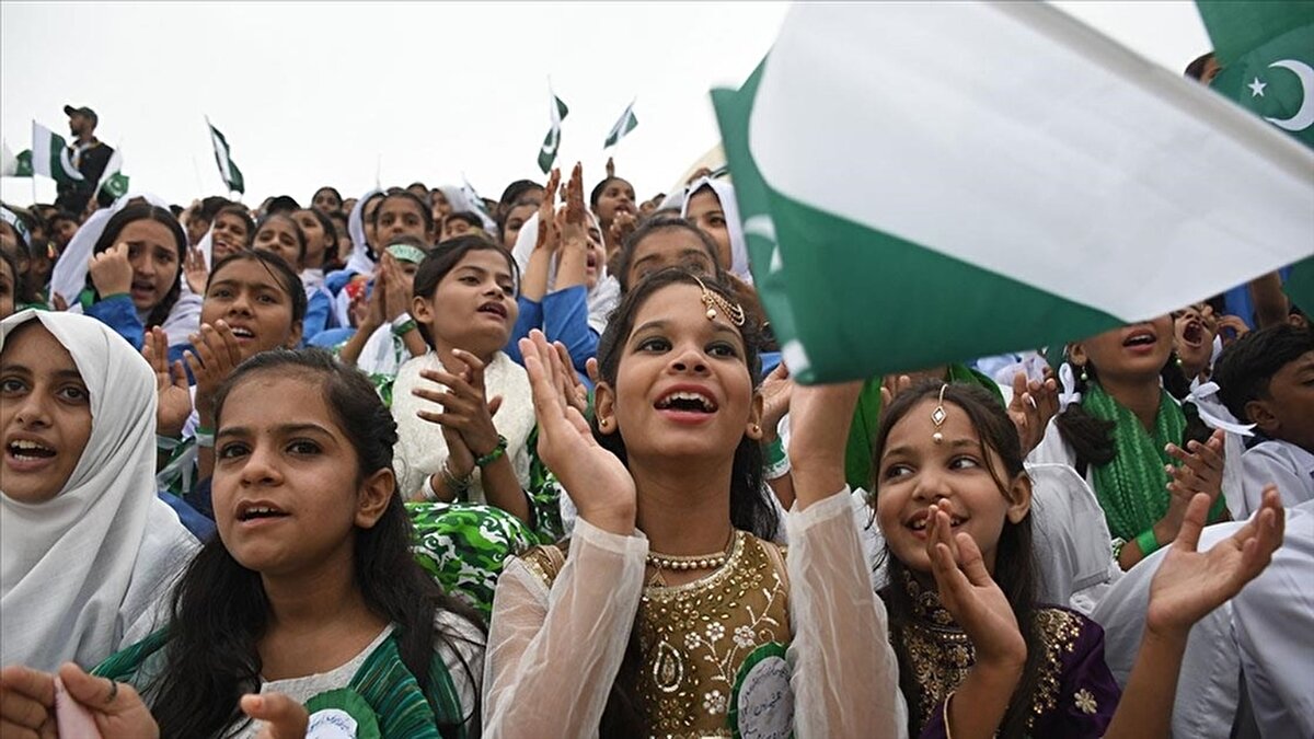 5. PAKİSTAN<br><br>5. sırada olan Pakistan'ın 2024 nüfusu ise 251 milyon 269 bin 164 kişi olarak tahmin ediliyor.