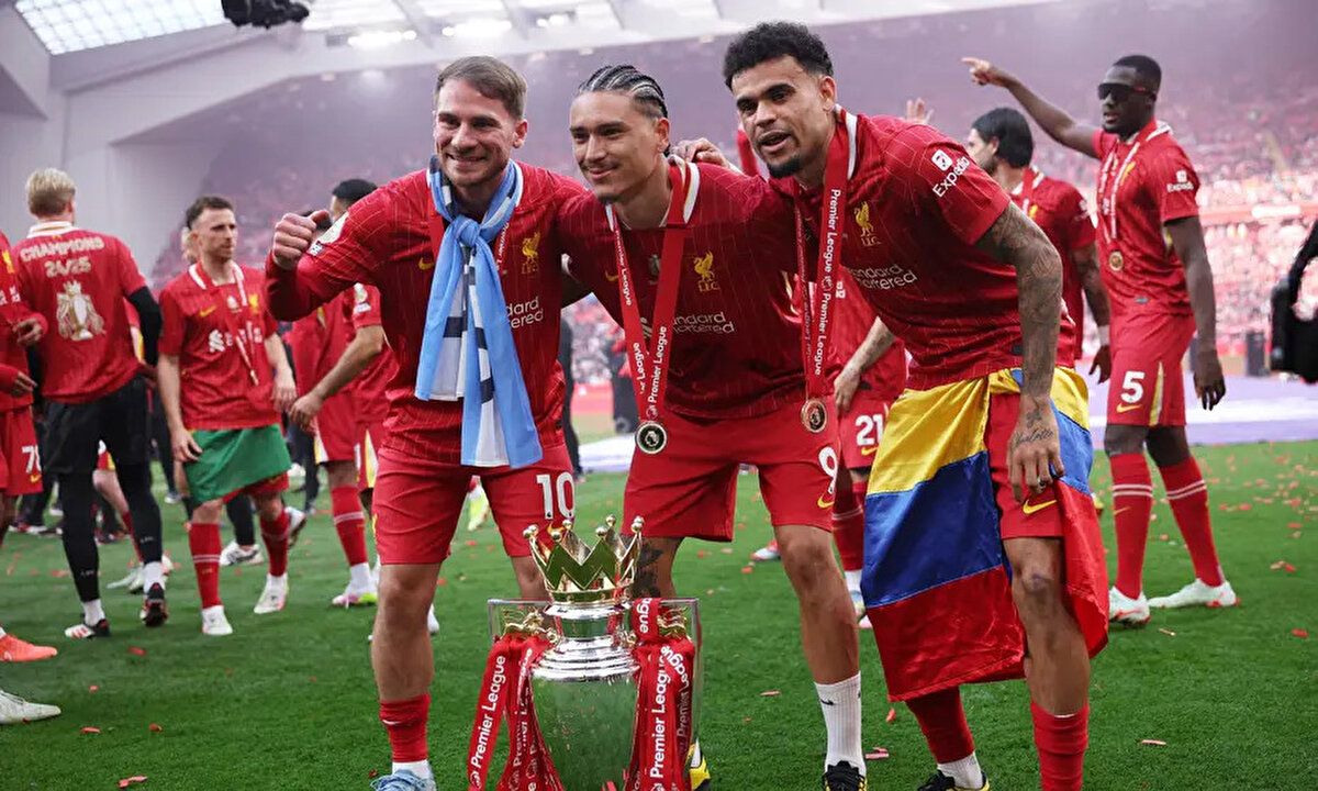 Liverpool'un 2022-23 sezonu başında 85 milyon euro karşılığında Benfica'dan transfer ettiği Darwin Nunez, Premier Lig ekibindeki performansıyla beklentilerin altında kalmıştı.<br>