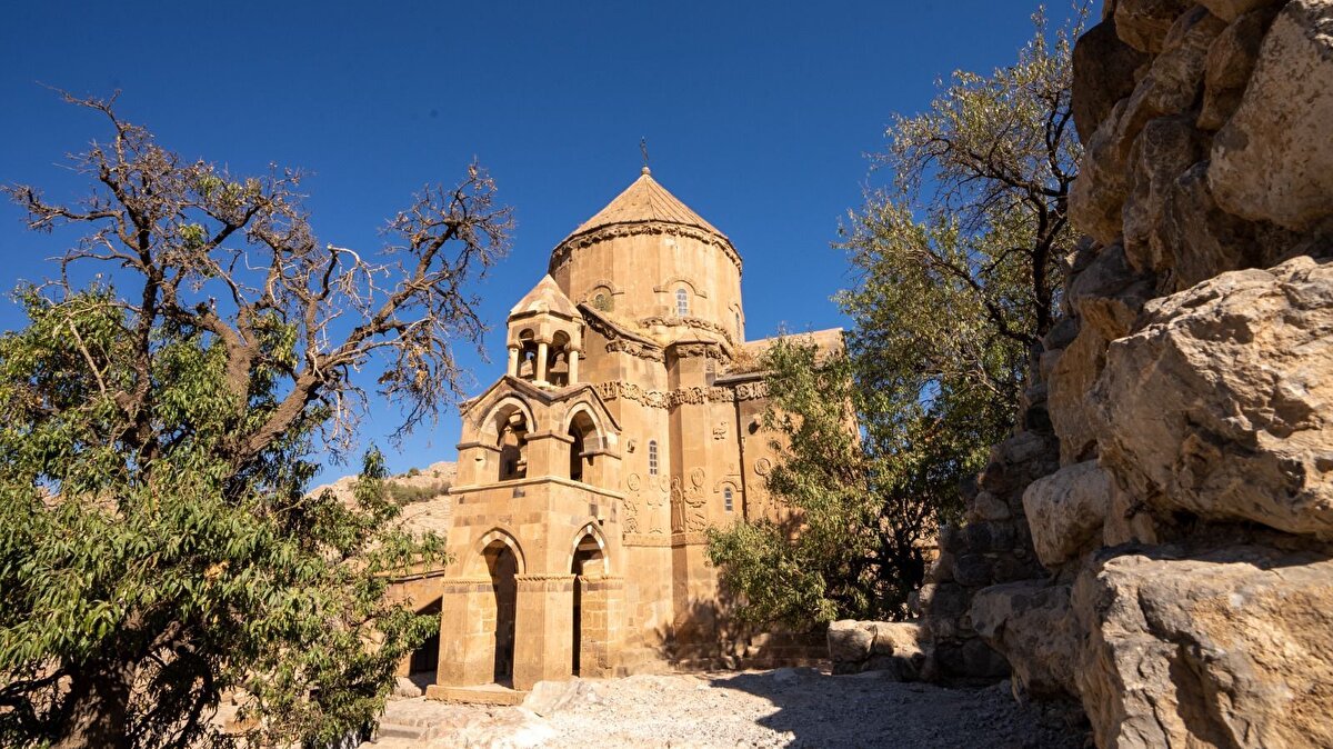 Kültür ve Turizm Bakanı Mehmet Nuri Ersoy, festival kapsamında Van’da Pablo Picasso’nun orijinal eserlerinin sergileneceği müjdesini verdi, “Şehirlerimizi kültür ve sanatla buluştururken marka değerlerini de artırıyoruz. Pablo Picasso’nun orijinal eserlerinden uluslararası sanatçı performanslarına, sergilerden konserlere uzanan yüzlerce etkinlikle Van’ı sanatın buluşma noktası haline getireceğiz” dedi. 