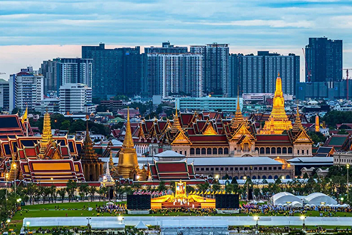 7. Tayland 🇹🇭<br>Tayland, Türk vatandaşlarına 30 gün vizesiz kalma hakkı veriyor. Ancak bu süre yerel yetkililer aracılığıyla kolaylıkla uzatılabiliyor. Chiang Mai ve Bangkok gibi şehirler, dijital göçebeler için popüler.