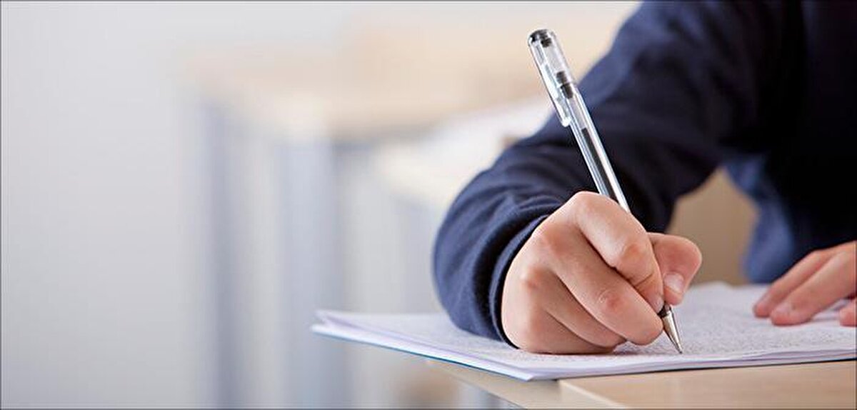 Ayrıca sonuçların açıklandığı gün, tercihlere esas kontenjan tabloları da yayımlanacak. Öğrenciler, açıklanan sonuç belgelerinde ham puan, yüzdelik dilim ve yerleştirmeye esas puan gibi bilgileri görebilecek.