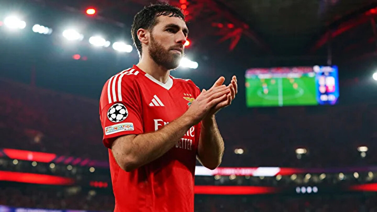 Almeida, Beşiktaş'ın Orkun Kökçü ile yıllık 5 milyon euro civarında ücret üzerinden 5 yıllık sözleşme imzalayacağını aktardı.<br>