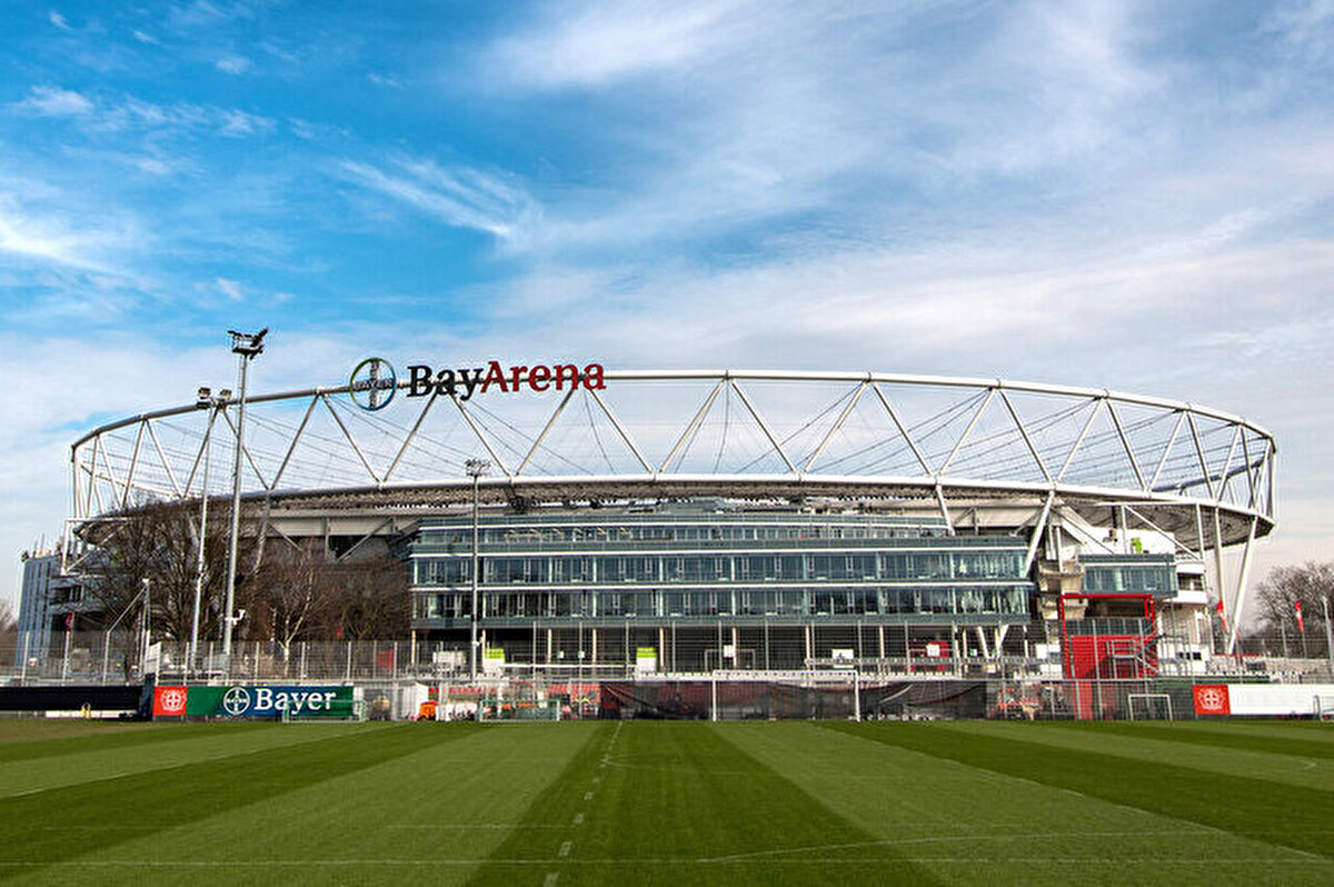 İkinci sırada ise BayArena ile Bayer 04 Leverkusen yer alıyor. Leverkusen buradan senelik 30 milyon euro gelir elde ediyor.<br>