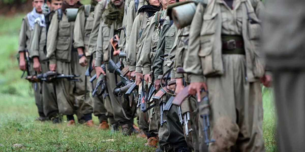 Burada önemli olan, “DEM Parti de bunu gerçekten isteyecek ve PKK boyunduruğundan kurtulup kendine oy verenlerin talepleri yönünde siyaset yapacak mı?” sorusunun cevabı. Yıllardır oluşan bir Kürt siyasi realitesi var ve bunun artık PKK dogmalarıyla yürüyemeyeceği aşikâr. Bunu, terör örgütü kuran Abdullah Öcalan 27 Şubat’ta okunan mektubunda açıkça söylemişti.