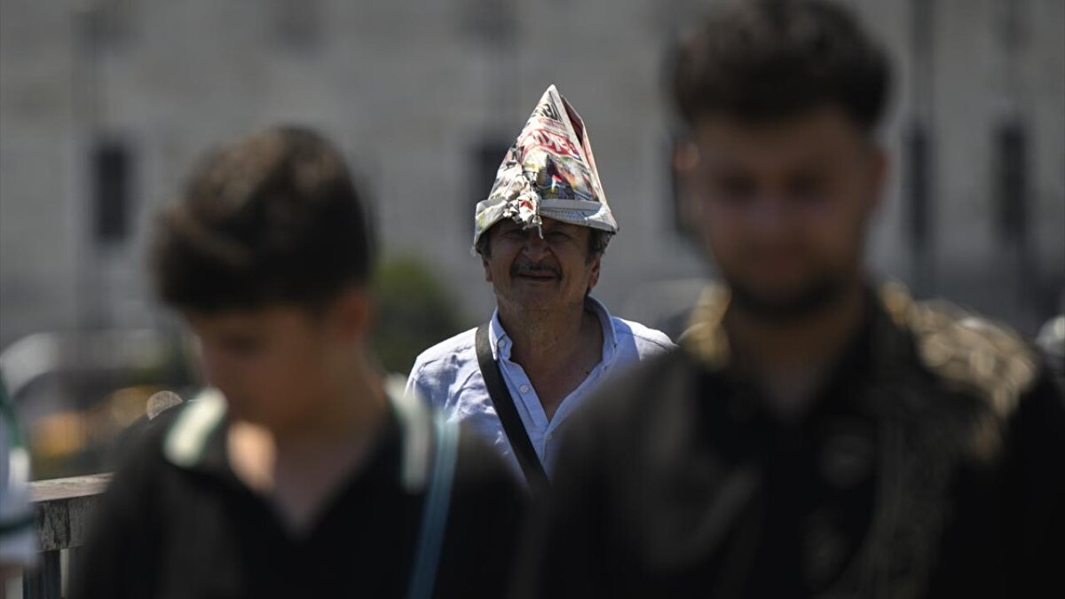 Hafta boyunca yapılan uyarıların ardından dün İstanbul genelinde ortalama sıcaklık 40 dereceye kadar yükseldi.