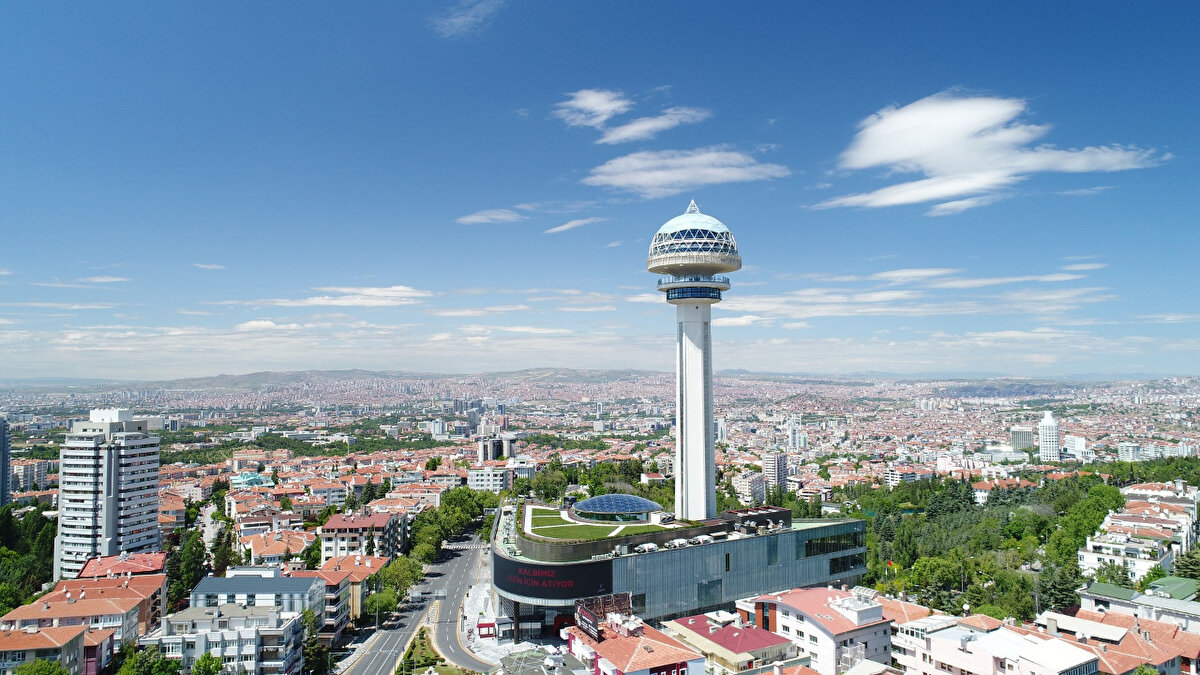 İÇ ANADOLU<br><br>Az bulutlu ve açık, batısının yer yer parçalı bulutlu geçeceği tahmin ediliyor.<br><br>ANKARA °C, 38°C<br>Parçalı ve az bulutlu<br><br>ÇANKIRI °C, 39°C<br>Az bulutlu ve açık<br><br>ESKİŞEHİR °C, 32°C<br>Parçalı ve az bulutlu<br><br>KONYA °C, 38°C<br>Parçalı ve az bulutlu