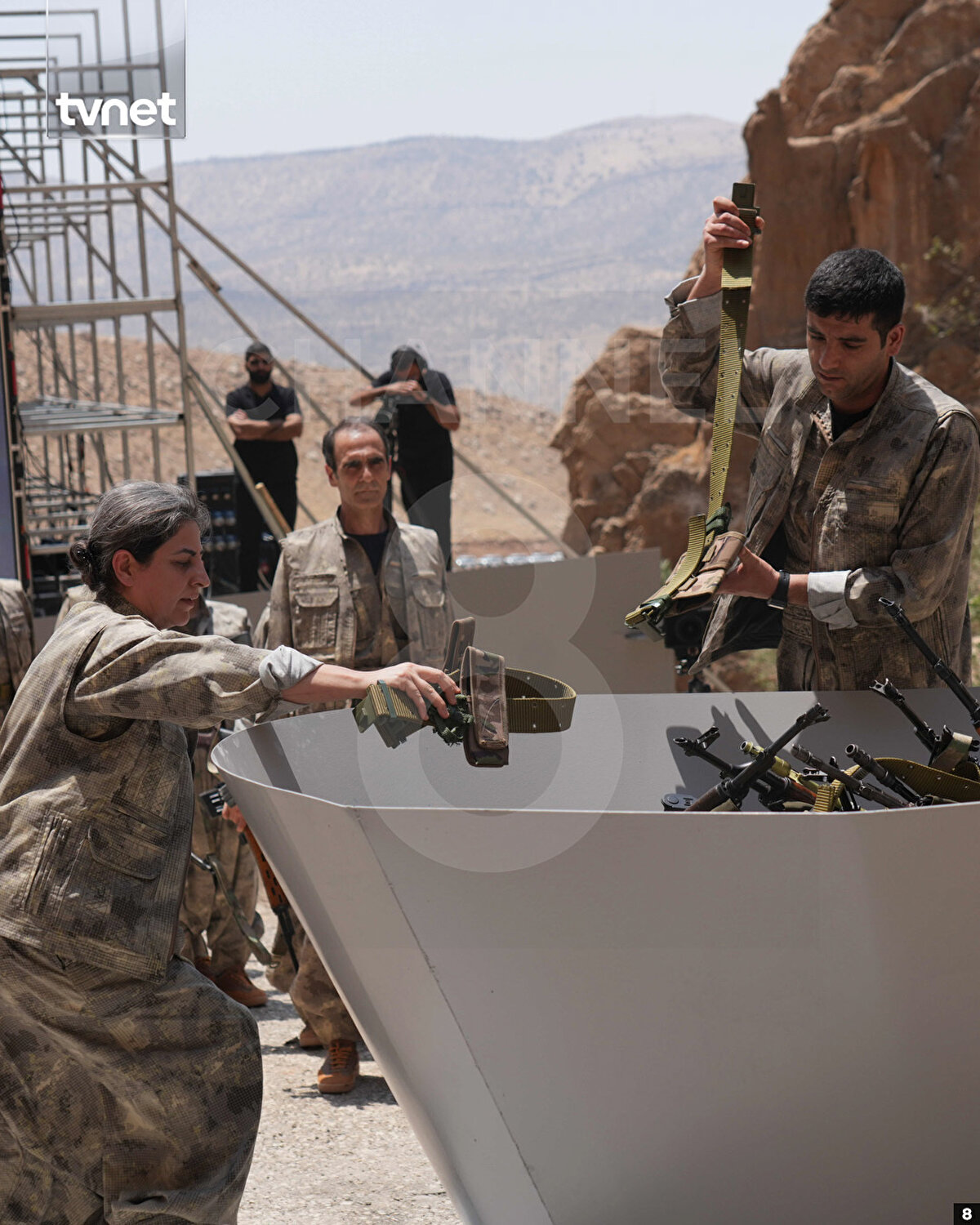 PKK'nın Silah imha töreninden ilk fotoğraflar basına servis edildi.