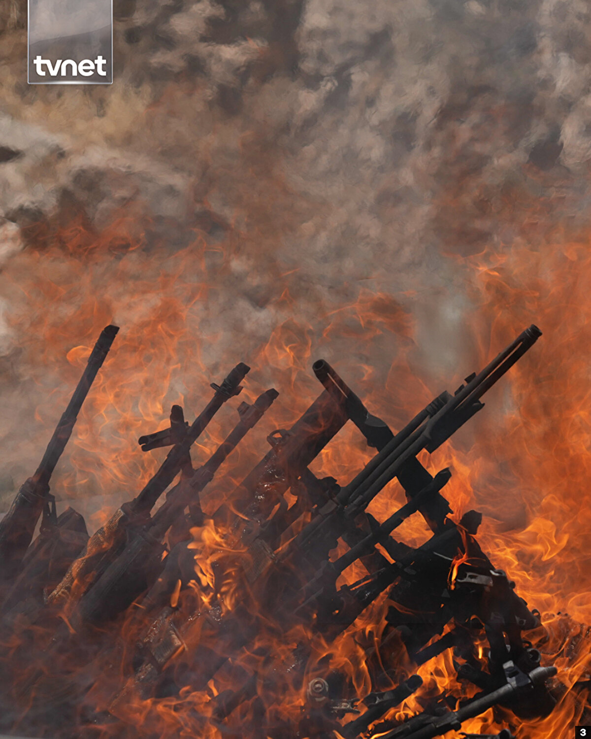 PKK'nın Silah imha töreninden ilk fotoğraflar basına servis edildi.