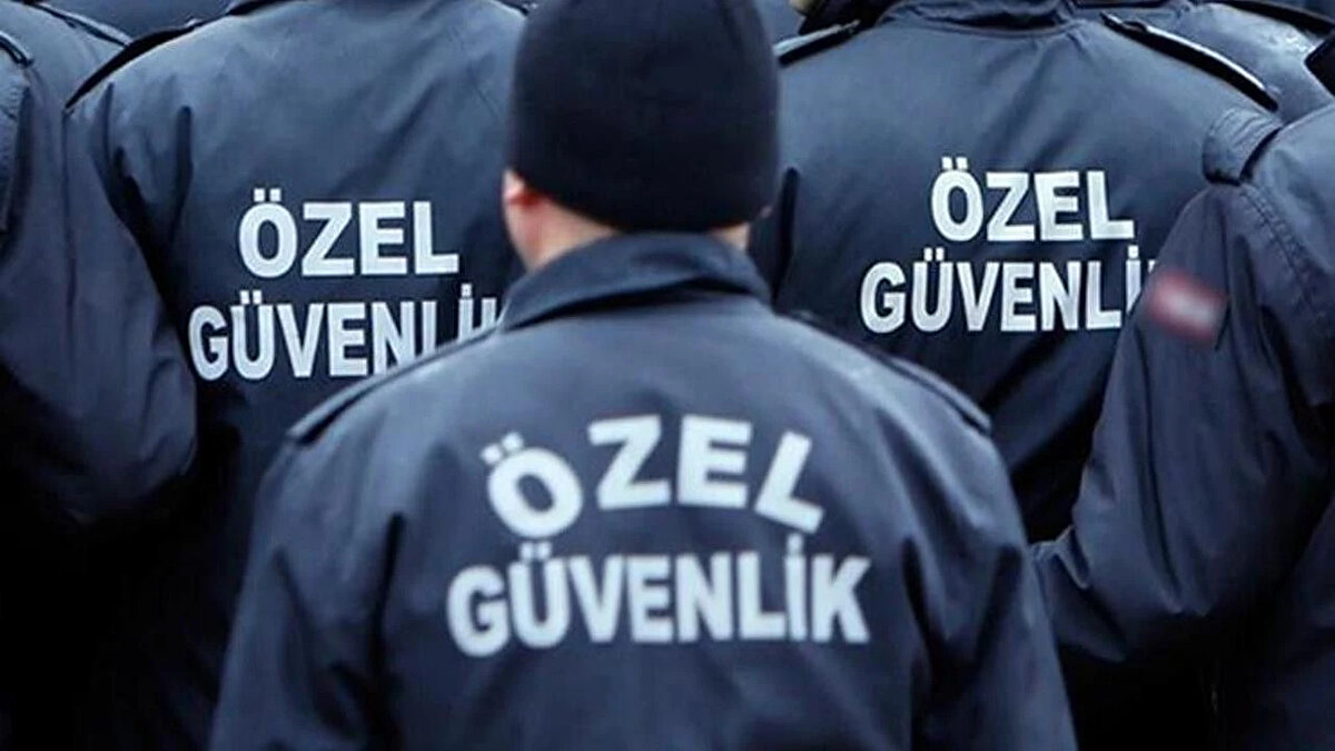 Emniyet Genel Müdürlüğü tarafından 29 Haziran 2025 tarihinde düzenlenen 115. Dönem Özel Güvenlik Temel Eğitim ve 91. Yenileme Eğitimi Sınavı sonrası adaylar, sonuçların açıklanacağı tarihi merak ediyor. Soru ve cevapların yayımlanmasının ardından gözler ÖGG sonuç ekranına çevrildi. 115. dönem ÖGG sınav sonuçlarının açıklanma tarihi ve sonuçlara itiraz süreci belli oldu. Peki, ÖGG sınav sonuçları nasıl öğrenilir? Sonuçlara nasıl itiraz edilir?