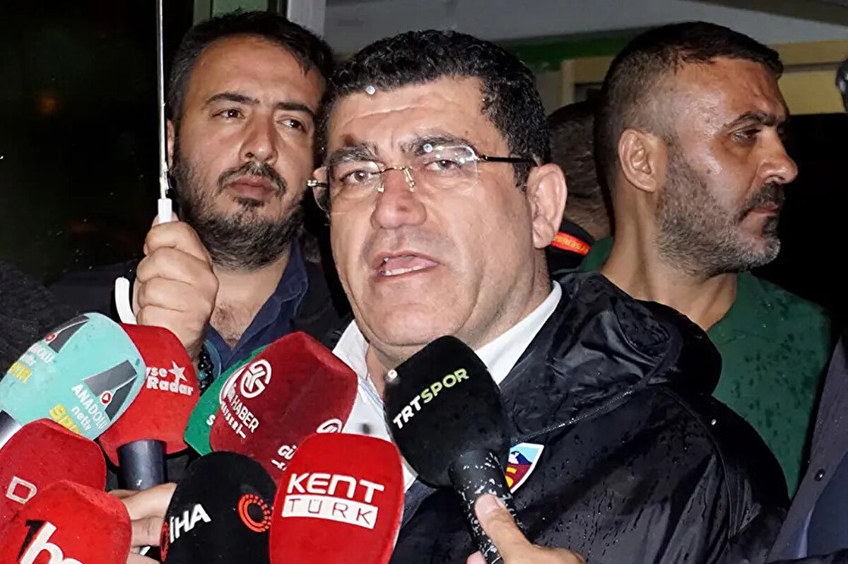 Opoku ile de anlaşma sağladıklarını belirten Açıkalın, "Aaron Opoku'yla 2 artı 1 yıllık anlaşma sağladık. Opoku dün akşam şehrimize geldi, sağlık kontrollerinin ardından resmi sözleşme imzalayacağız. Ramazan Civelek ile sözleşme uzatma konusunda prensipte anlaşma sağladık." dedi.<br>