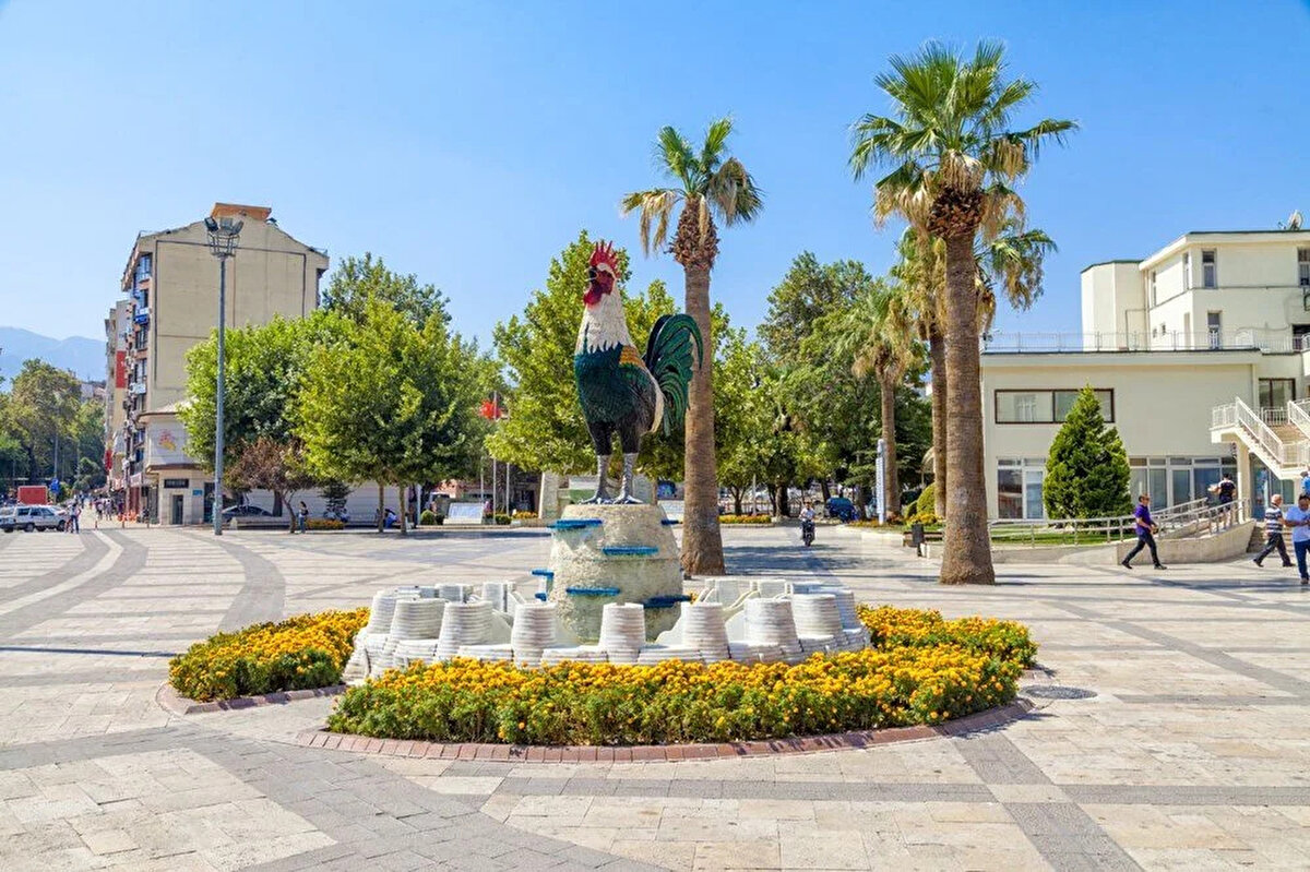 EGE<br><br>Az bulutlu ve açık geçeceği tahmin ediliyor.<br><br>A.KARAHİSAR °C, 34°C<br>Az bulutlu ve açık<br><br>DENİZLİ °C, 39°C<br>Az bulutlu ve açık<br><br>İZMİR °C, 36°C<br>Az bulutlu ve açık<br><br>MANİSA °C, 37°C<br>Az bulutlu ve açık