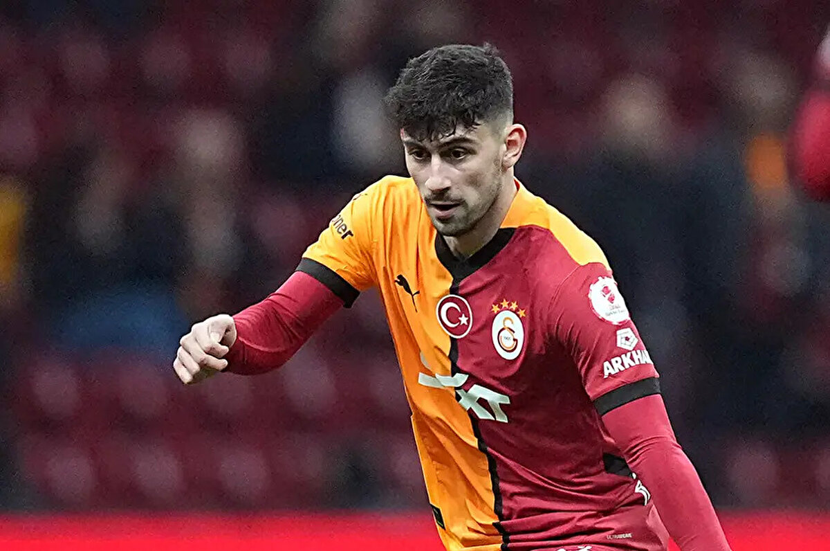 Habere göre hücum oyuncusu için kulüp yetkilileri gelecek hafta görüşme gerçekleştirebilir. Elche Teknik Direktörü Eder Sarabia, Yusuf Demir'in takıma katılmasını özellikle istiyor.<br>