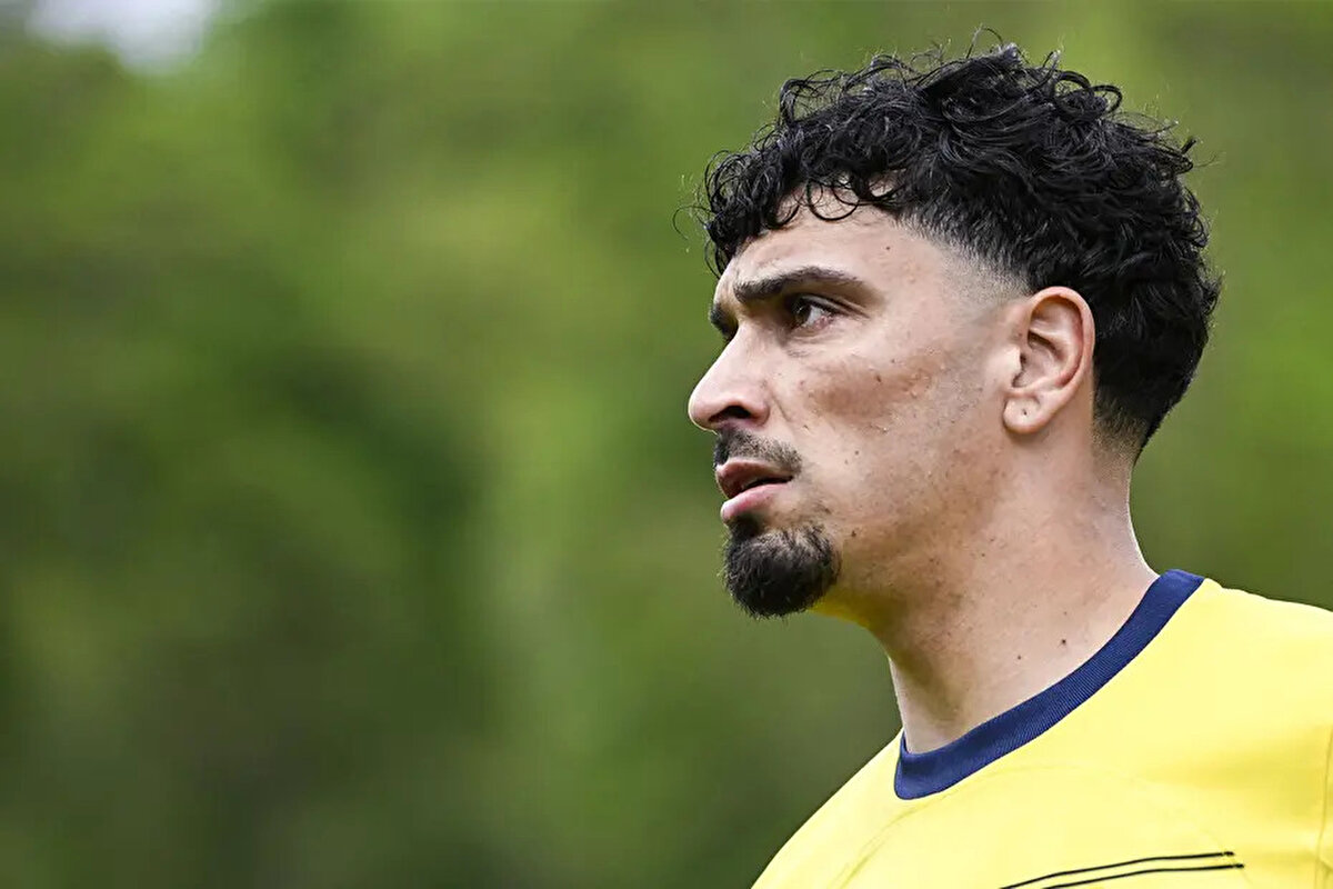 Cameron Puertas'ın kariyeri<br><br>Futbol kariyerine İsviçre'nin FC Forward takımında başlayan Cameron Puertas, sonrasında Team Vaud ve Lausanne-Sport formalarını giydi.<br> <br>Belçika ekibi Union SG'ye 2022'de transfer olan Puertas, iki sezon sonra Suudi Arabistan takımlarından Al Qadsiah'la anlaştı.