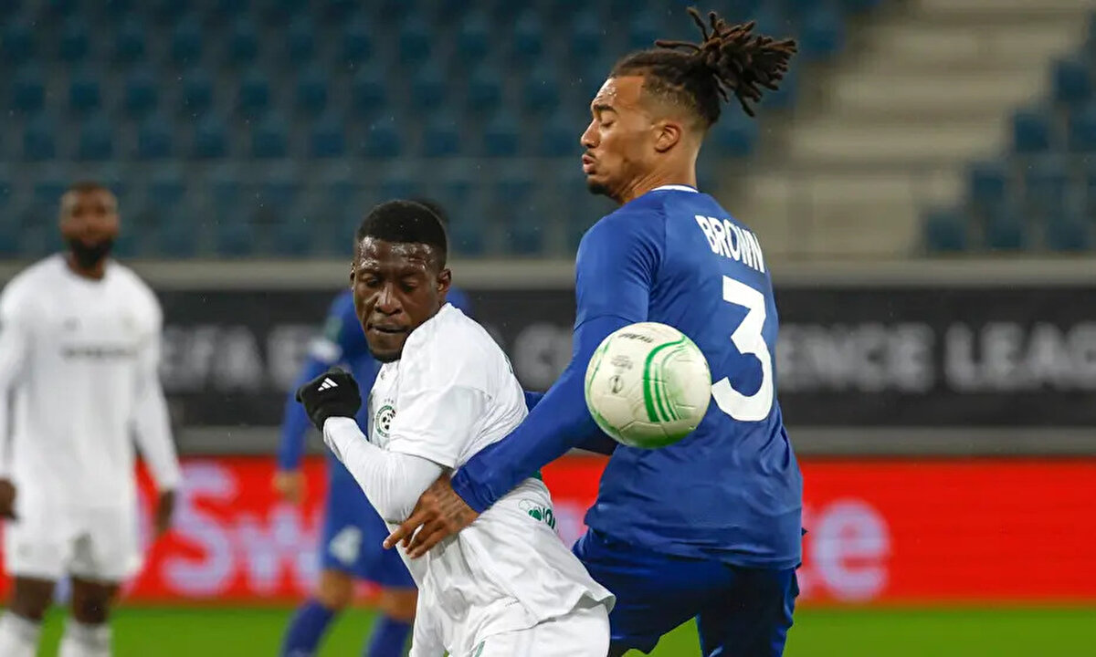 TRT Spor'da yer alan haberde ise Archie Brown'un yakın çevresine, “Jose Mourinho ilk kez yılın başında beni aradı, yeni sezon için planlarını anlattı. Uygun şartlar oluşursa benimle çalışmak istediğini söyledi. Fenerbahçe’yi seçmemde büyük rol oynadı. Nasıl reddedebilirdim?” dediği belirtildi.<br>