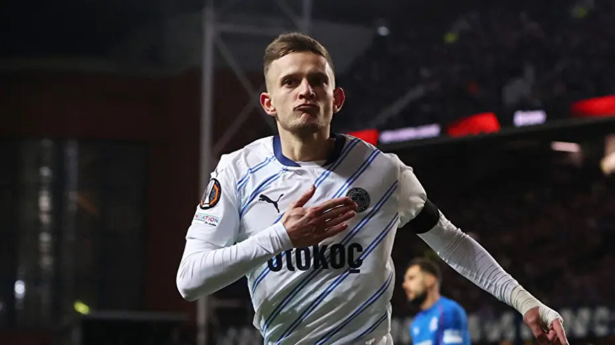 İki futbolcunun da ayrılığa sıcak baktığı belirtilirken, Atalanta'nın Retegui'yi Al-Quadsiah'a 70 milyon euroya satması durumunda Fenerbahçe'ye yapacağı teklifi yükseltebileceği ifade edildi.<br>