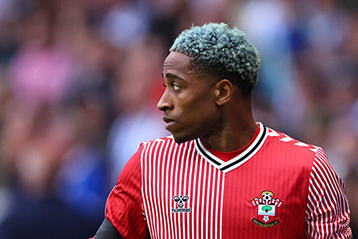 Sabah'ın haberine göre ise Kyle Walker Peters'in ise Pazartesi günü İstanbul'da olacağı bildirildi