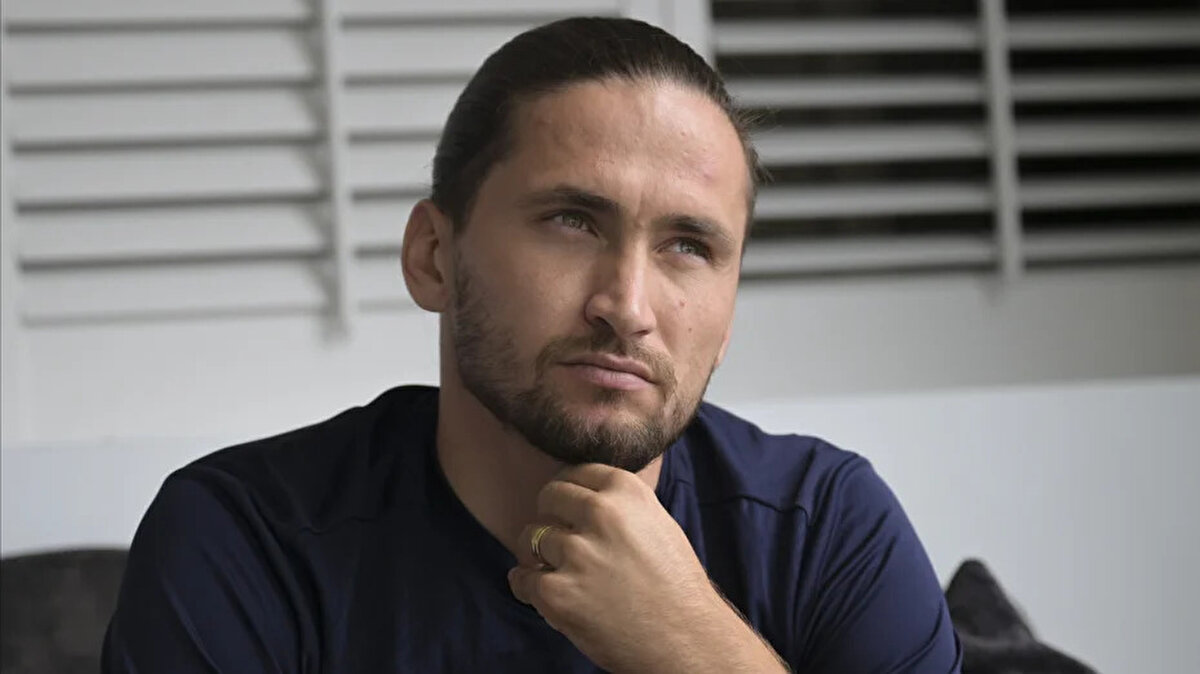 Miguel Crespo, Real Madrid'deki 13 yıllık kariyerini sonlandıran idolü Luka Modric'in Arda Güler'e 10 numaralı formasını hediye etmesinin önemli bir mesaj olduğunu belirtti.<br>