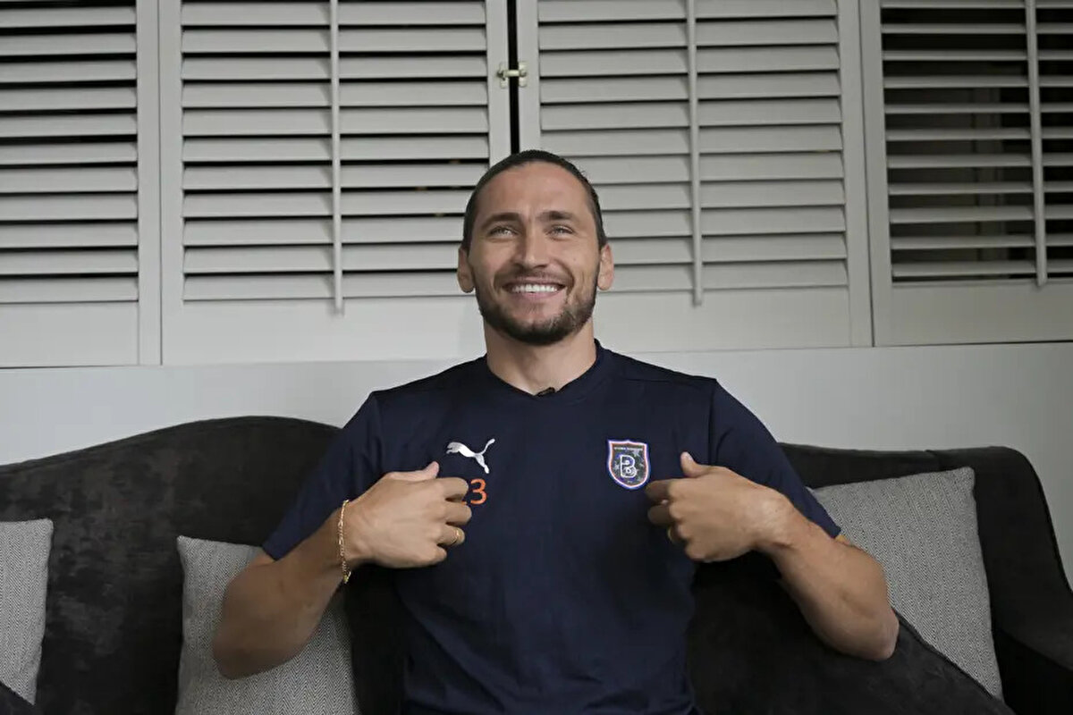 Miguel Crespo, 2021'de ülkesinin Estoril takımından Fenerbahçe'ye transferinin kariyerindeki en gururlu an olduğunu dile getirdi. Portekizli oyuncu, "Kariyerindeki kırılma anın neydi?" sorusunu ise şöyle yanıtladı:<br>