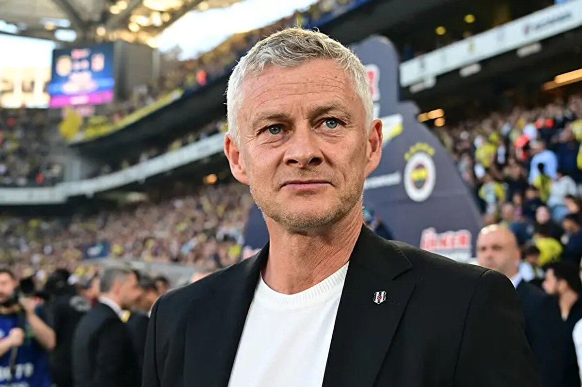 Heyecan verici oyuncular transfer ettiklerini belirten Solskjaer, "Çok iyi çalışıyoruz, iyi bir yerde kamp yapıyoruz. Shakhtar maçında hazır olmak için çok ciddi çalışıyoruz. Heyecan verici oyuncular transfer ediyoruz. Sezonun başlamasını bekliyoruz" dedi.<br>